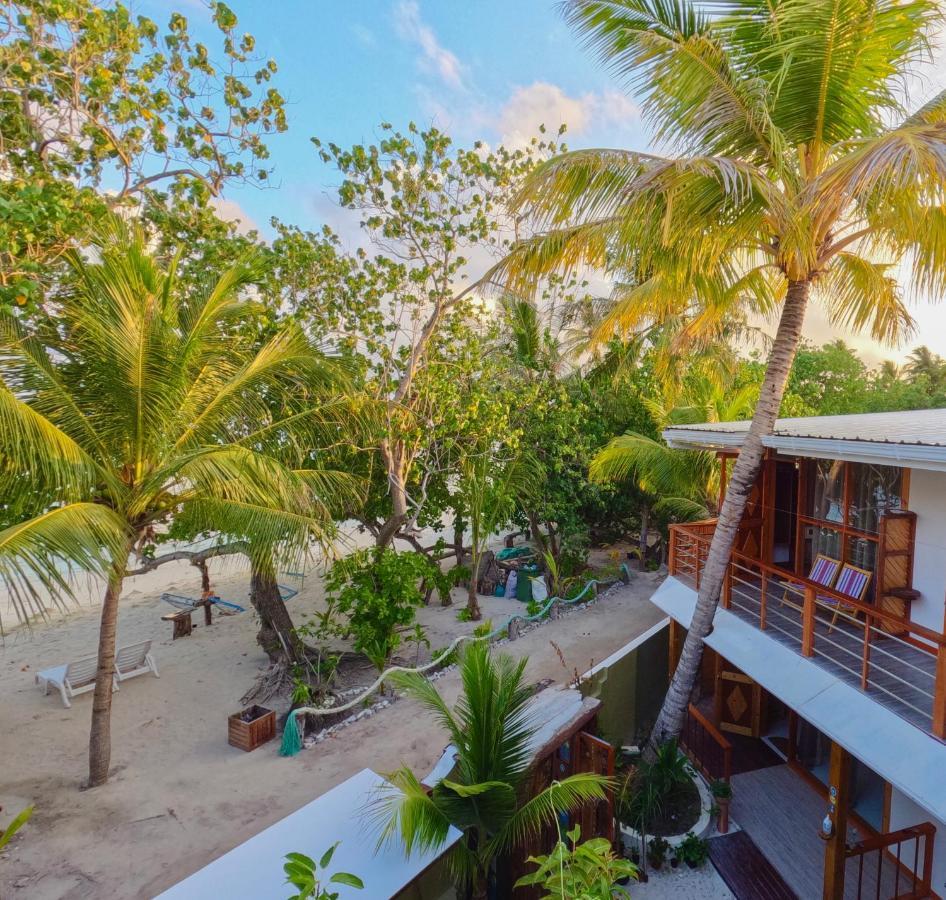 Dhamana Beach Hotell Mahibadhoo Exteriör bild